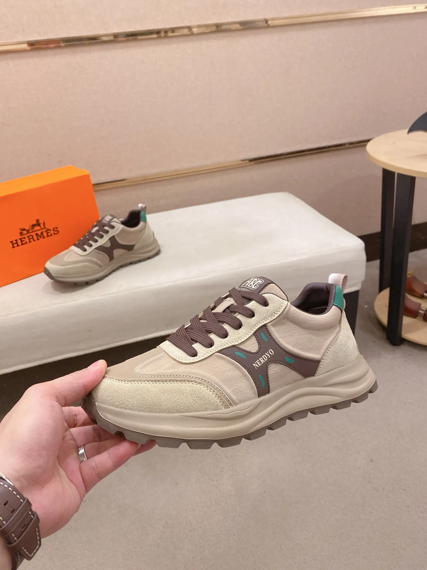 Men's clothing and shoes💰: 440💰《HERMES》【Classic Original Version】Hermès; Top 🔝 Purchasing Agency 🔍🔍Latest 🇺🇸Sold simultaneously at counters, original imported from Italy ▲▲ suede cowhide Equipped with breathable mesh ▲▲Exquisite workmanship (breathable mesh imported from Italy) sole: original sole provided by the original factory, ⚠️exclusive double-layer activity·TPR·rubber·combined molded outsole; Code number: 38-44